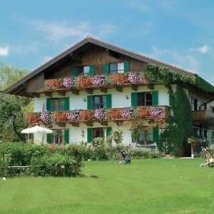 Gästehaus Bauer Am Golfplatz Prien