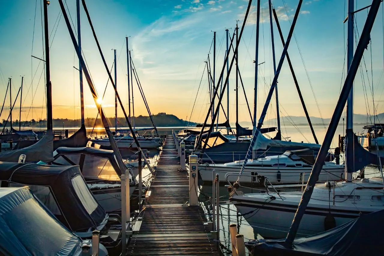 Yachthotel Chiemsee Gmbh Prien am Chiemsee